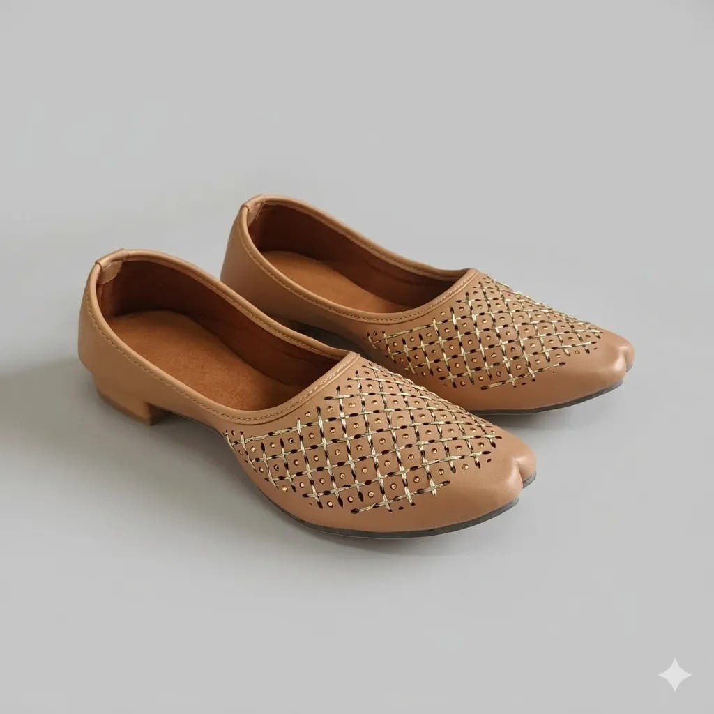 Sunehri - Beige Punjabi Jutti