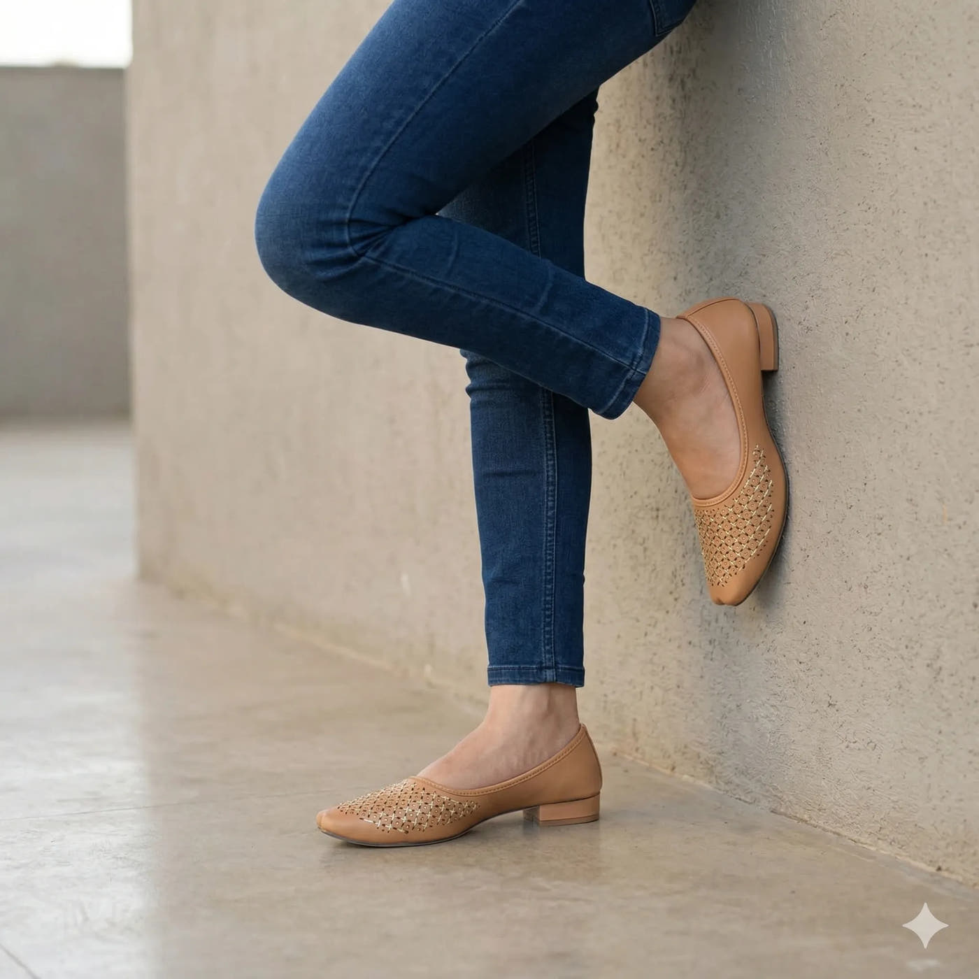 Sunehri - Beige Punjabi Jutti