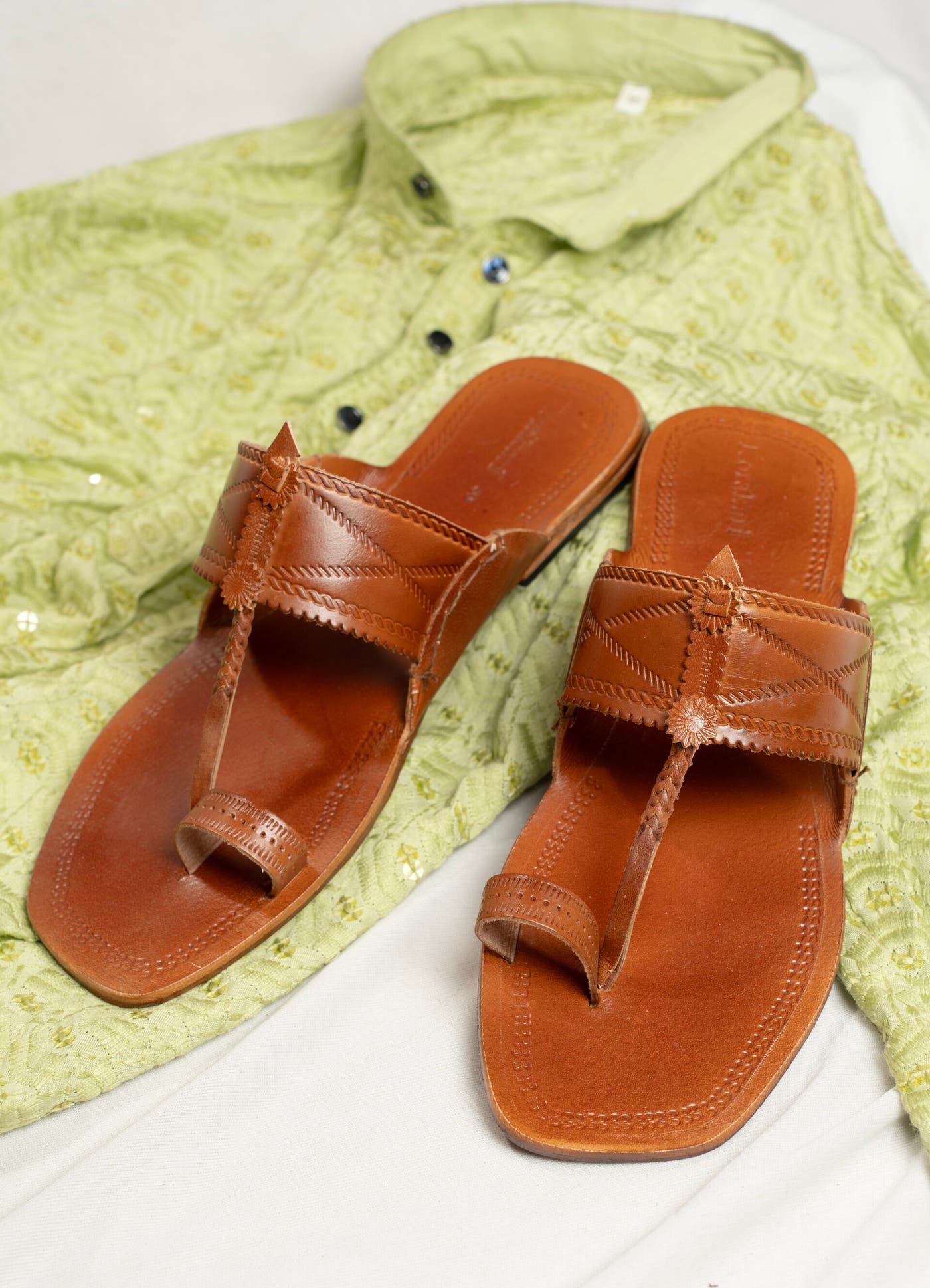 Modern Tan Men's Kolhapuri Chappal