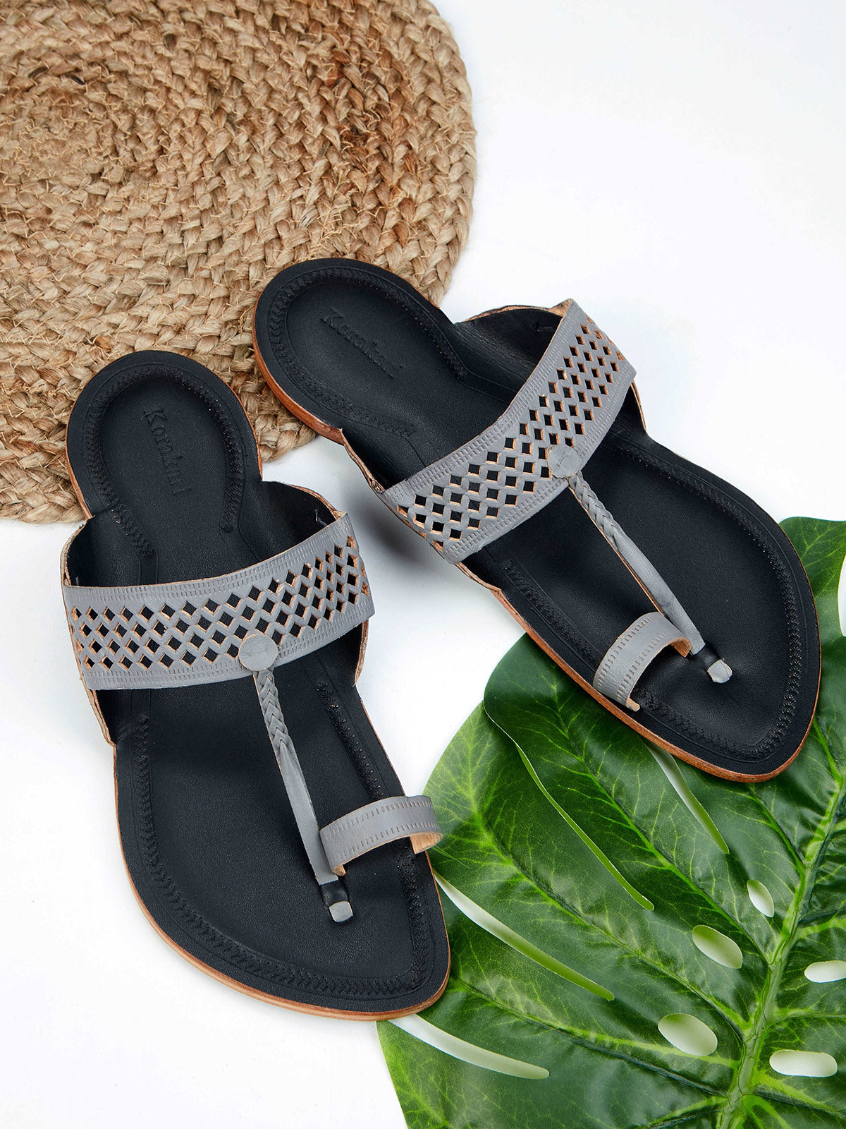 black kolhapuri chappal